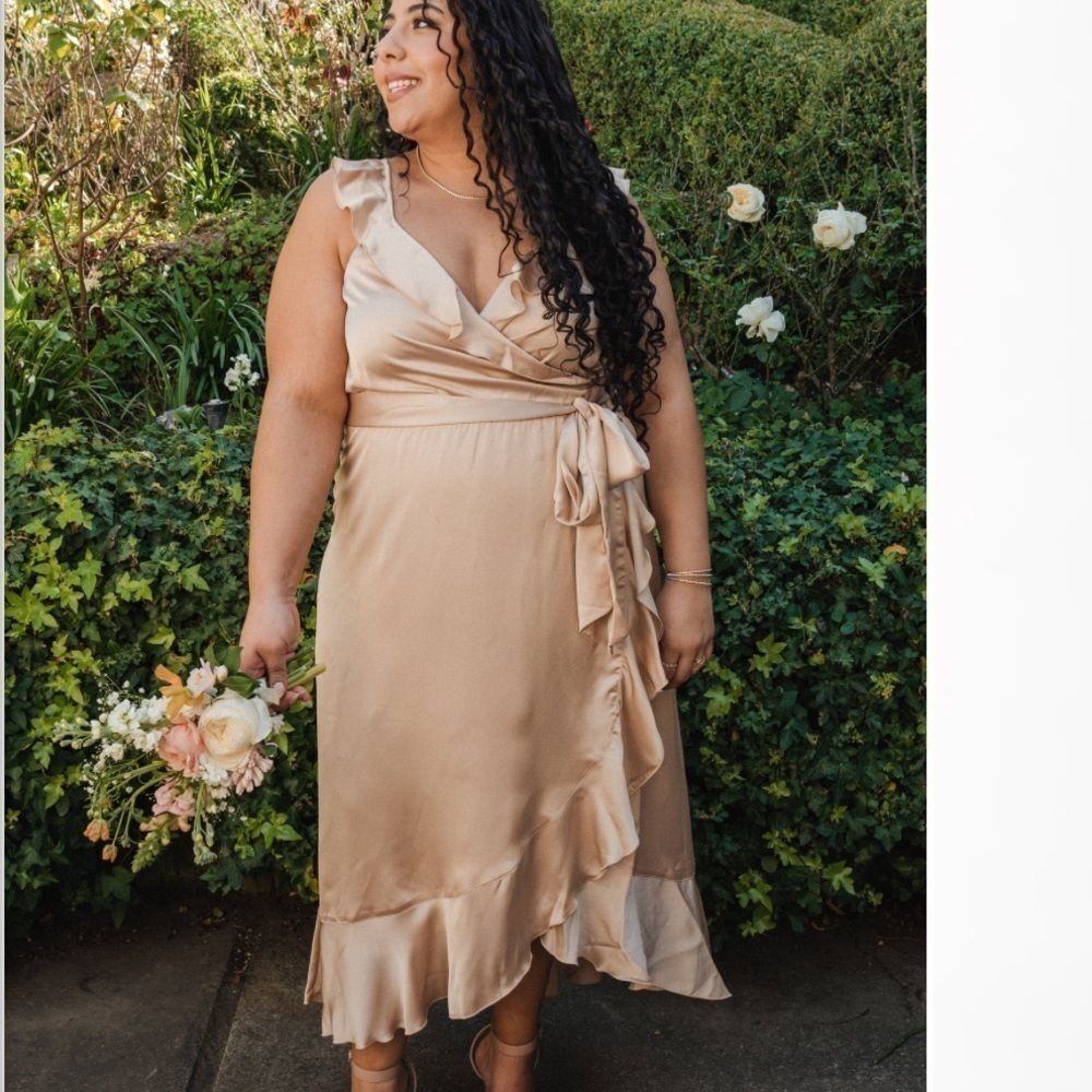 Show me your mumu Samantha ruffle wrap dress champagne size medium